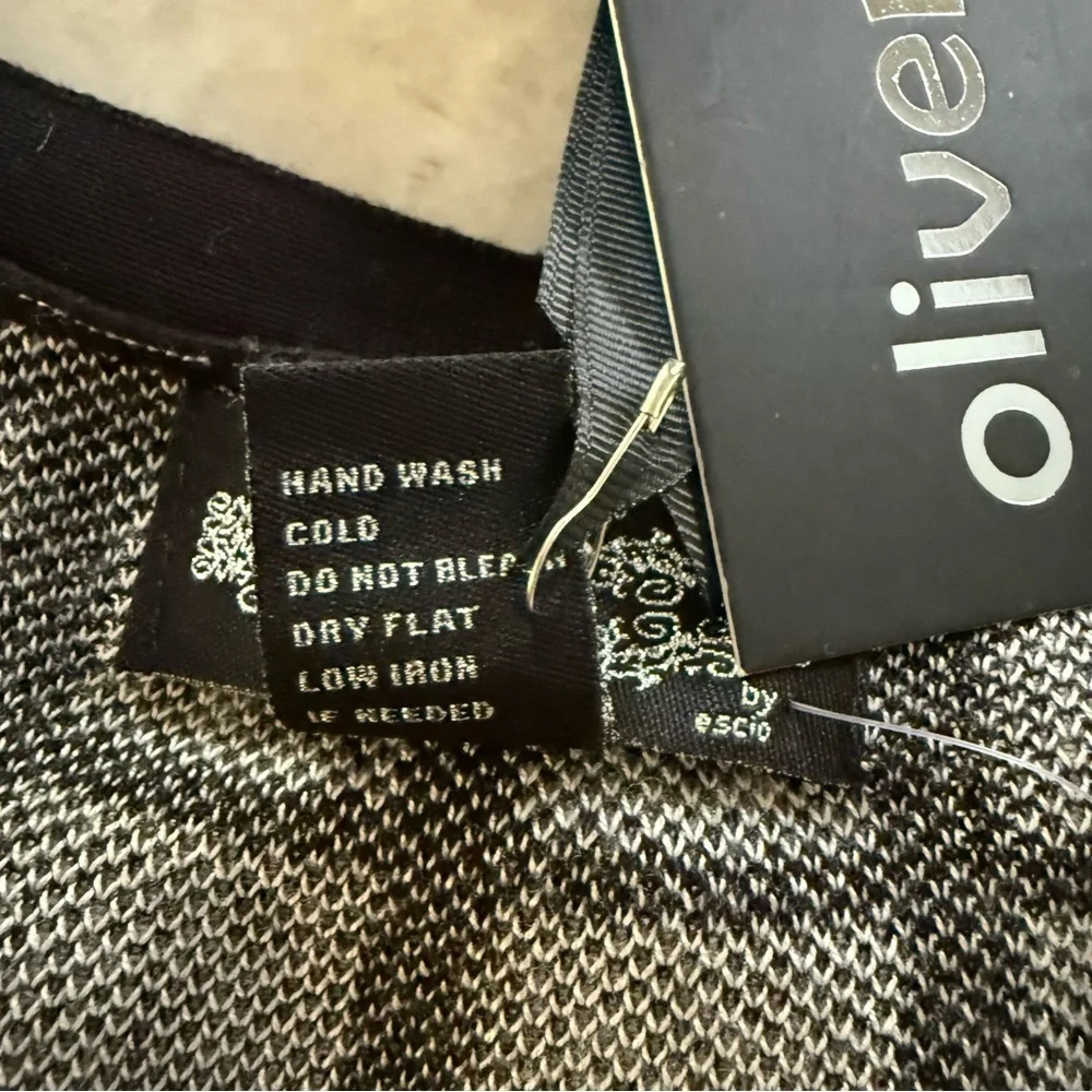 Elegant Black and Beige Grid Pattern Cardigan - Picture 7 of 7